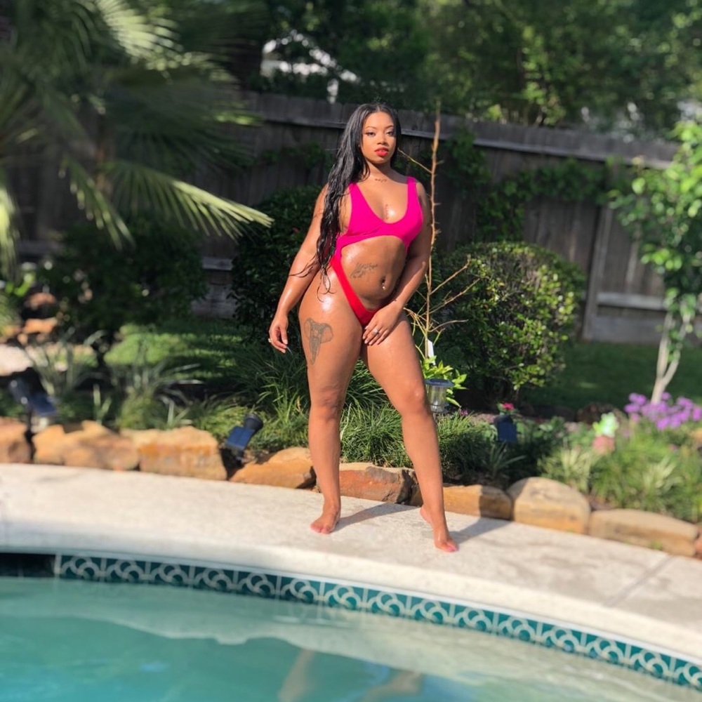 Cut out monokini